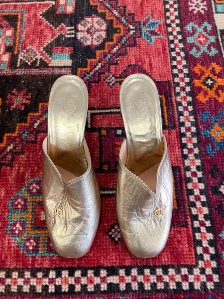 Vintage Gucci gold leather shoes